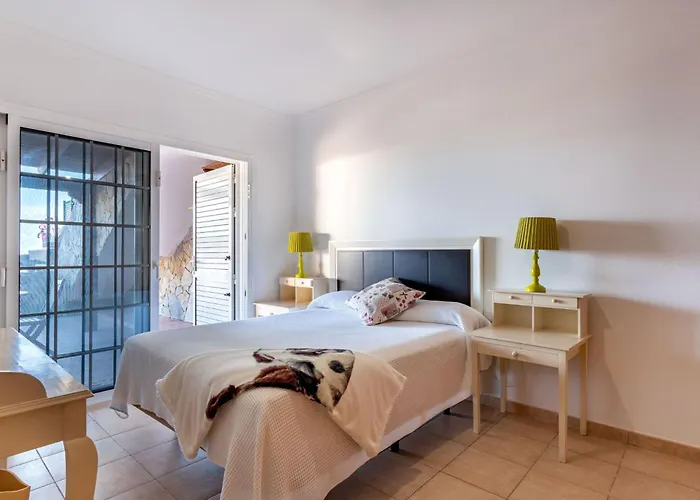 Abora 2 - By Interhome *